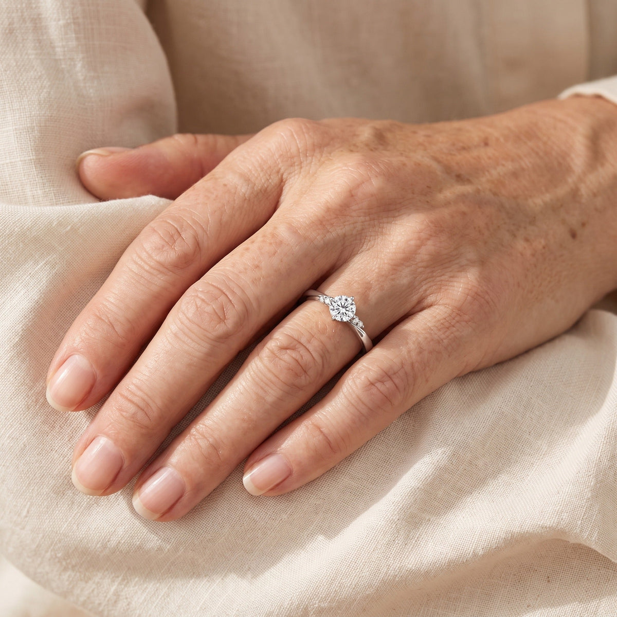 "Locarno" Moissanite 0.3ct Five-Stone Ring